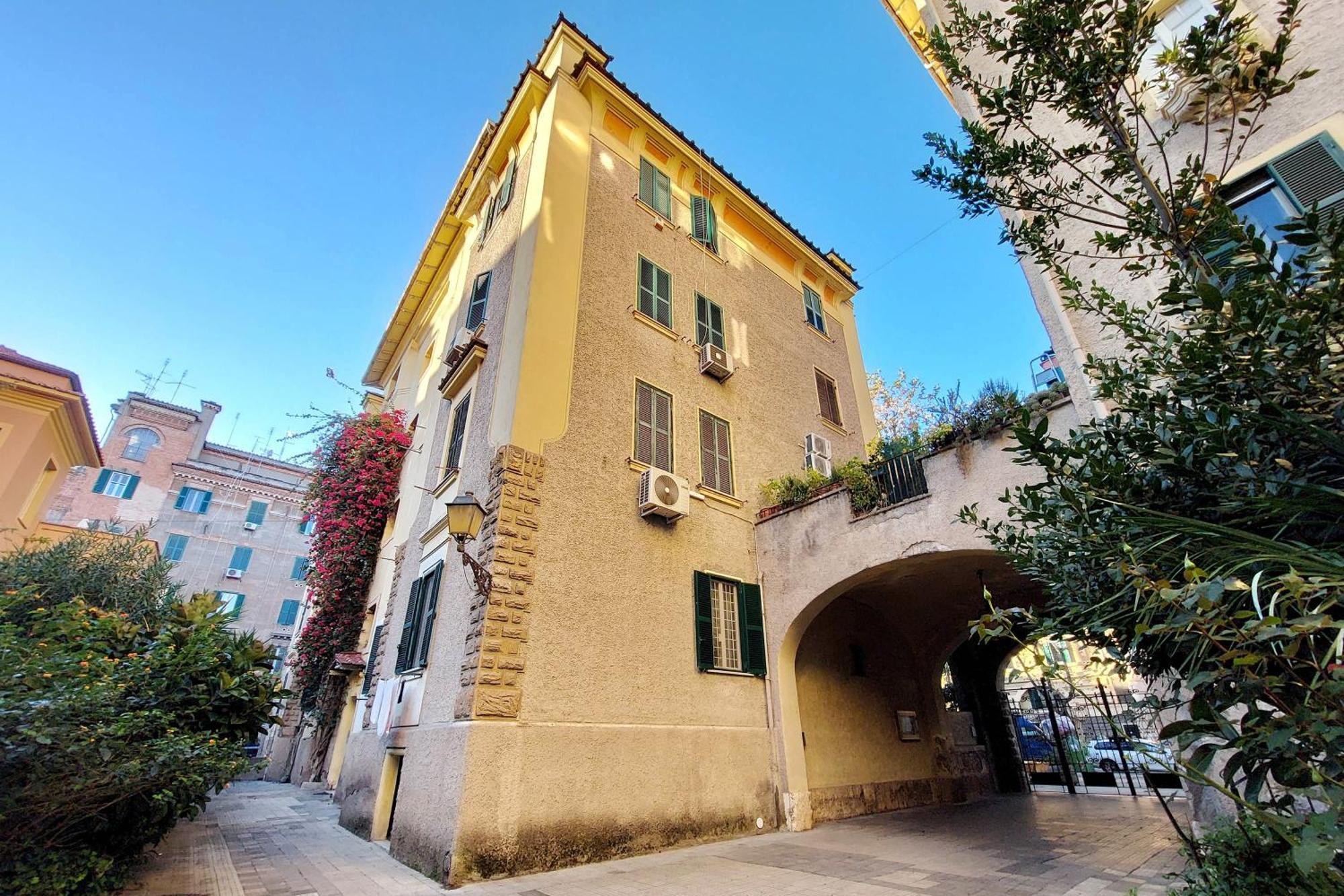 Ych-Brand New Vatican Flat With Terrace ローマ エクステリア 写真
